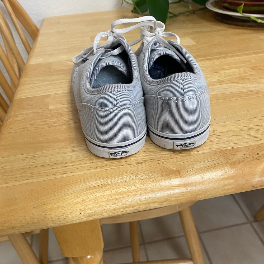 Vans - Picture 2 of 3